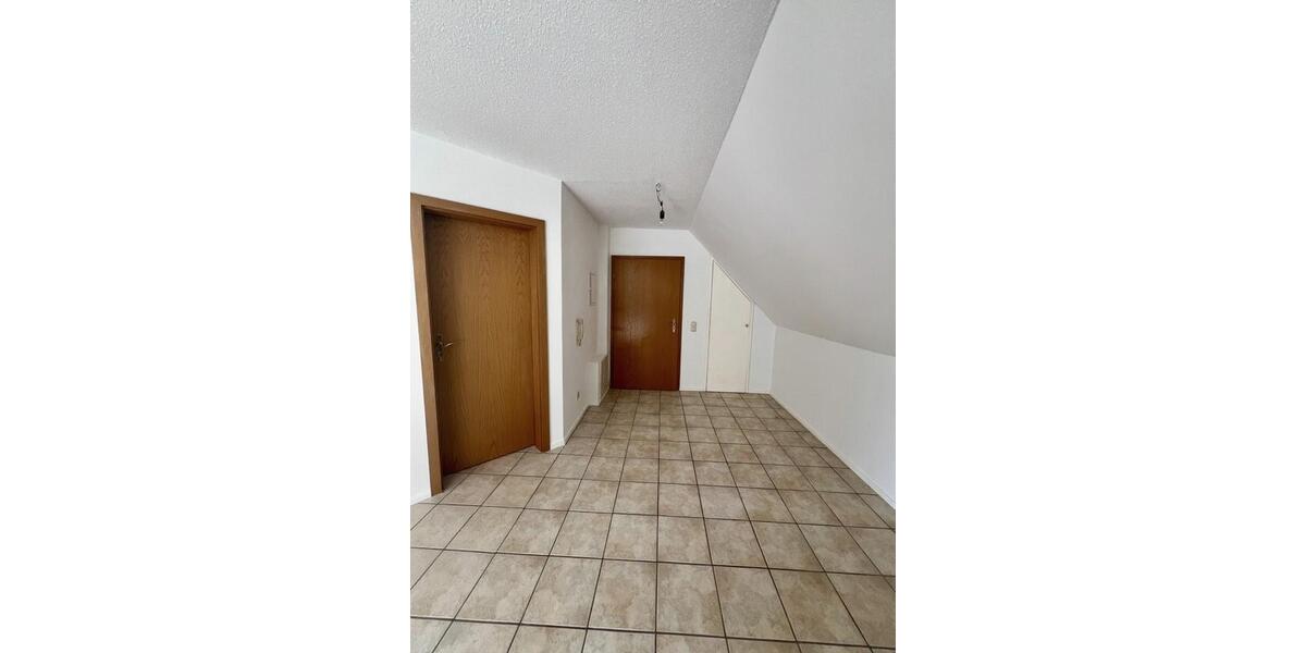Dachgeschoßwohnung Landau an der Isar - 2 Zimmer, 61 m&sup2;, 480&euro; | Angebot:26341405