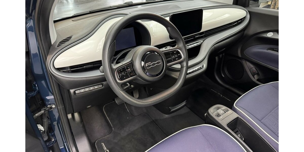 Fiat 500e Action Carplay Android Automatik 1.Hand 25.950 km 13.120 &euro; Lich 35423