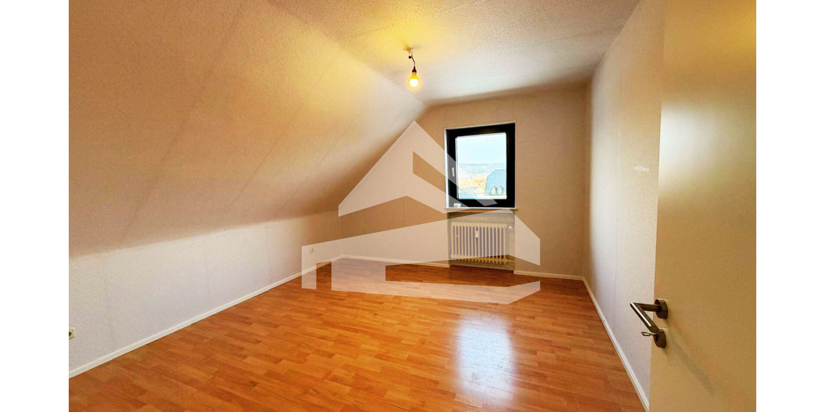Etagenwohnung Kenn - 3 Zimmer, 93 m&sup2;, 832&euro; | Angebot:24460292