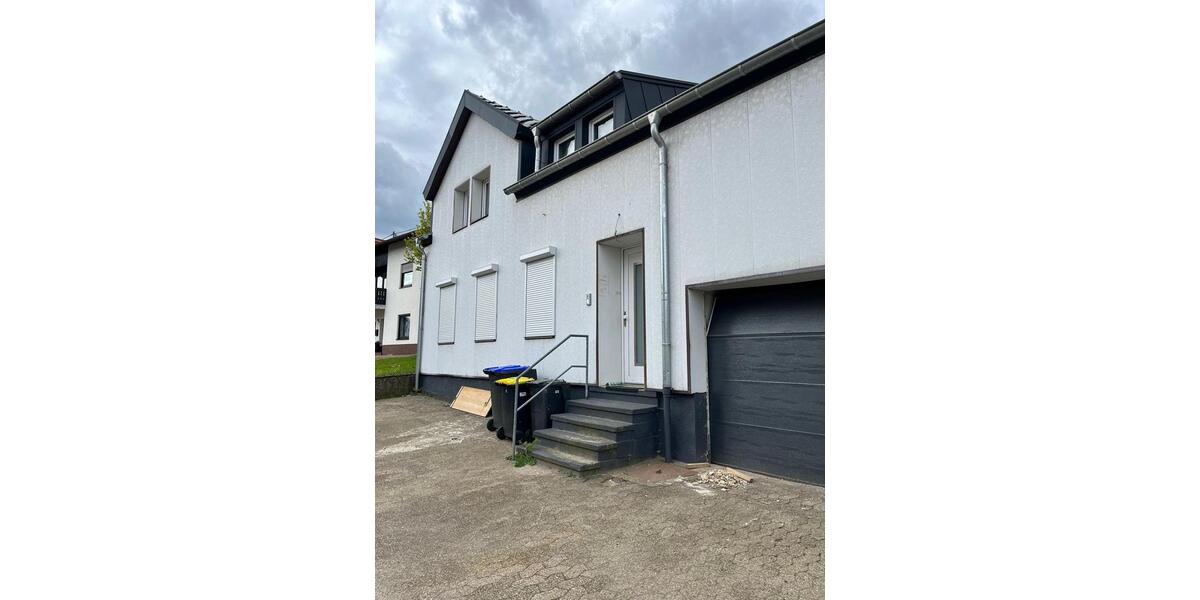 Einfamilienhaus Lebach - 10 Zimmer, 200 m&sup2;, 279.000&euro; | Angebot:22079790