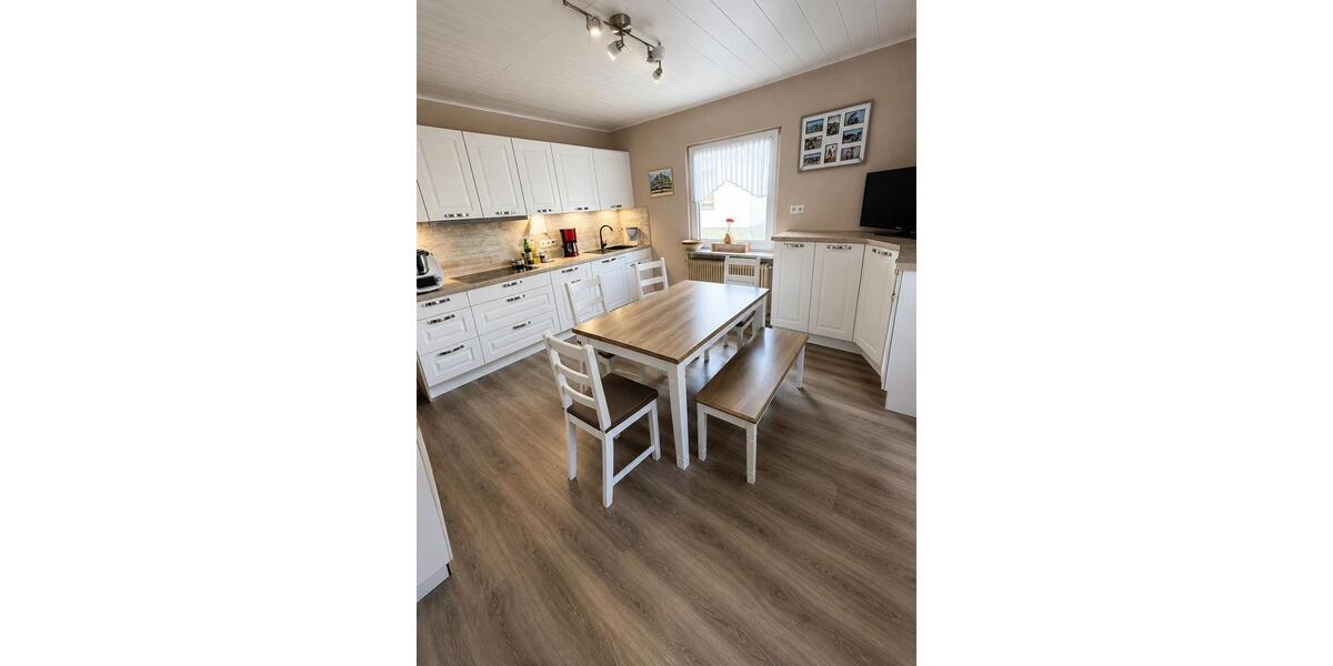 Einfamilienhaus Aßlar - 8 Zimmer, 190 m&sup2;, 350.000&euro; | Angebot:27446466