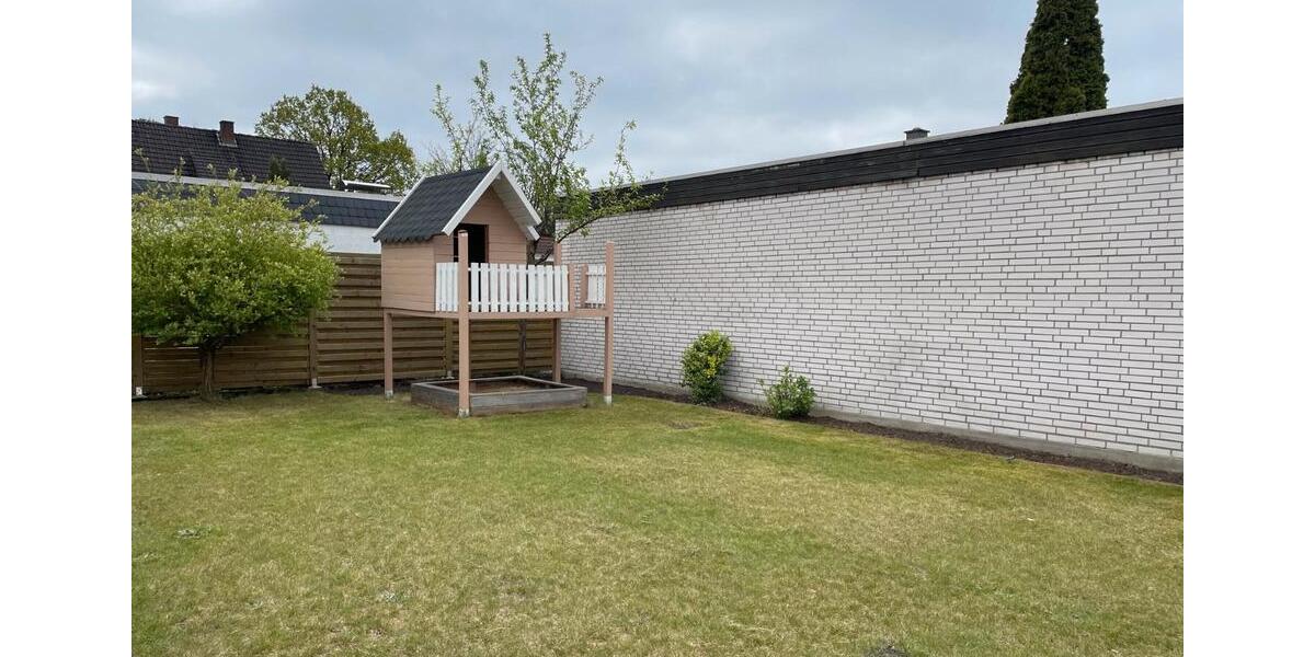 Bungalow Schloß Holte-Stukenbrock Stukenbrock - 5 Zimmer, 140 m&sup2;, 1.550&euro; | Angebot:26318920