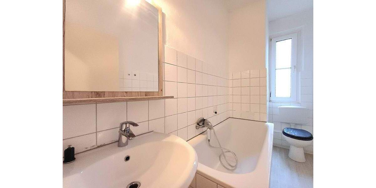 Hübsche Erdgeschosswohnung mit Badewanne 3 zimmer