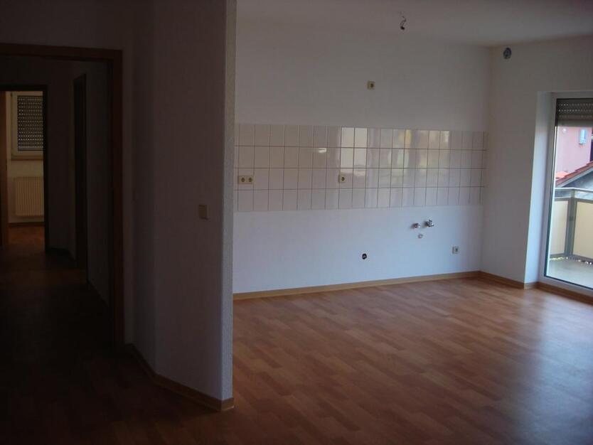 4-RaumWohnung mit Balkon zu vermieten