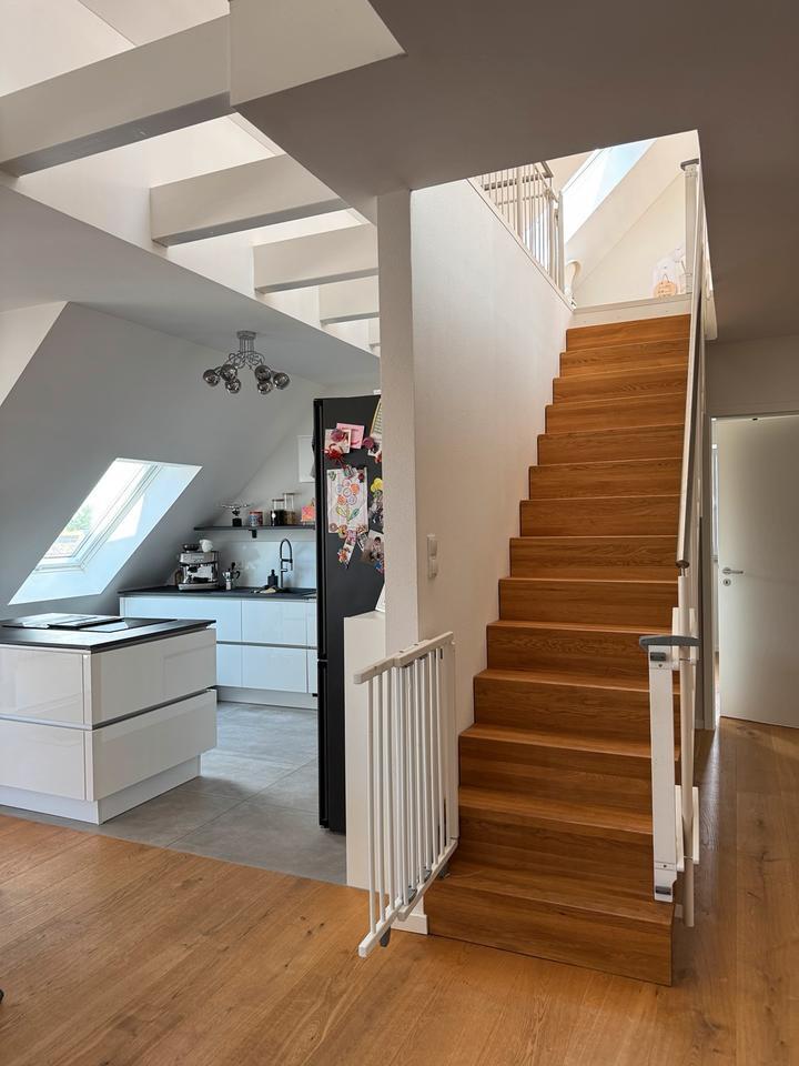 Helle 3,5 Zi GalerieWohnung mit Dachterrasse