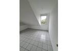 Moderne helle 3-Zimmer-Dachgeschoßwohnung mit Balkon, Garage und Einbauküche