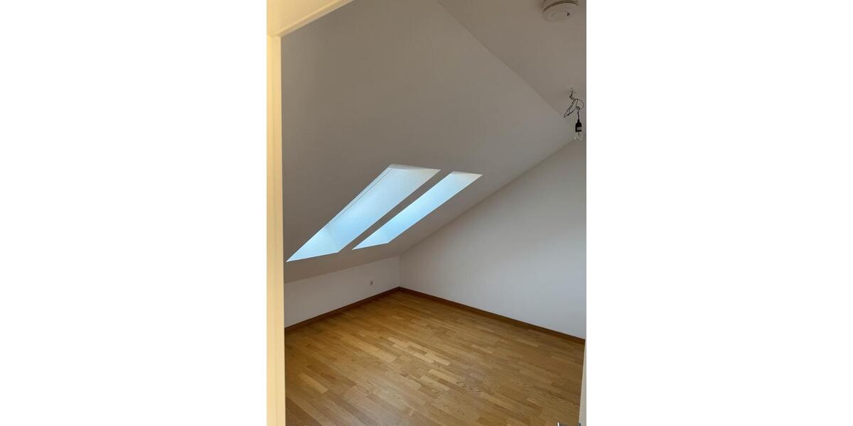 Dachgeschoßwohnung Erlangen Bruck - 3 Zimmer, 76 m&sup2;, 1.000&euro; | Angebot:25451242