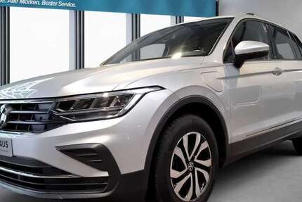 VW Tiguan 90.330 km 22.870 &euro; Cloppenburg 49661