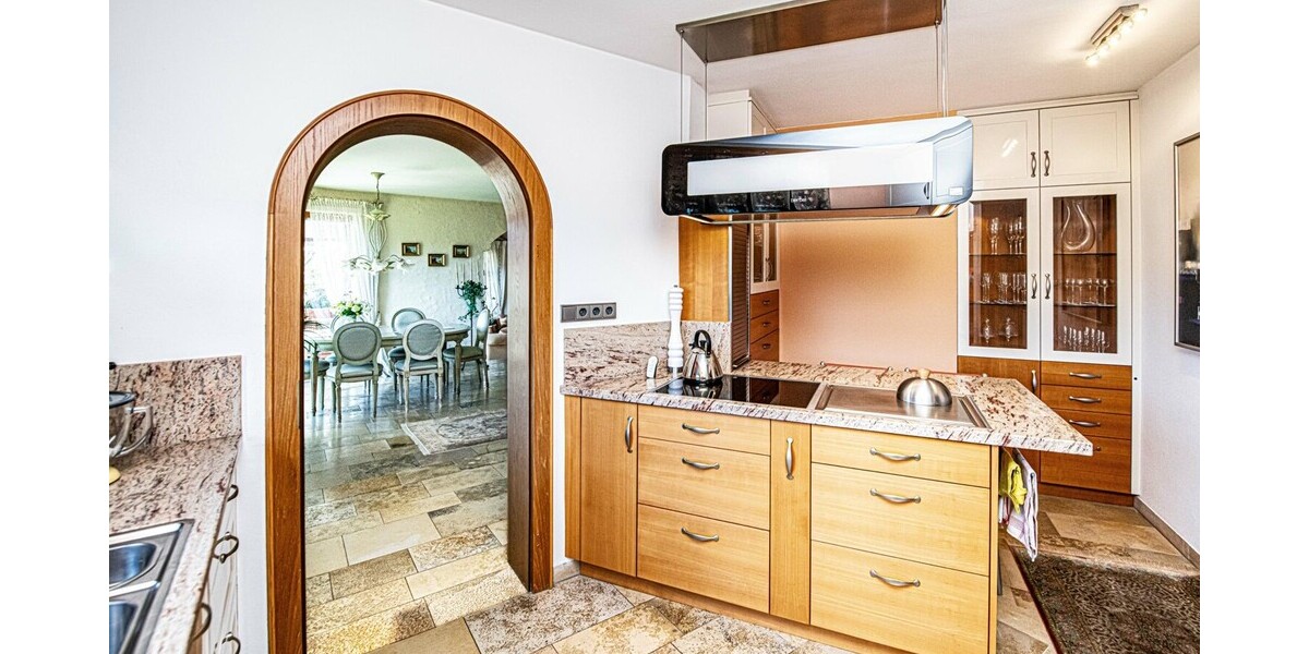 Ein Zuhause, das berührt: Exklusives Anwesen mit Traumgarten & Südterrasse in Roding - Einfamilienhaus Roding | Angebot:26490952