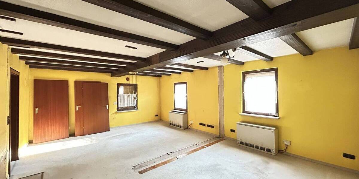 Mehrfamilienhaus, Wohnhaus Erlangen / Frauenaurach Frauenaurach - 8 Zimmer, 236 m&sup2;, 359.000&euro; | Angebot:24051824