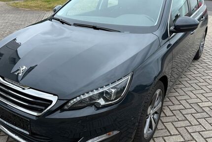 Peugeot 308 99.500 km 9.199 &euro; Bitterfeld 06749