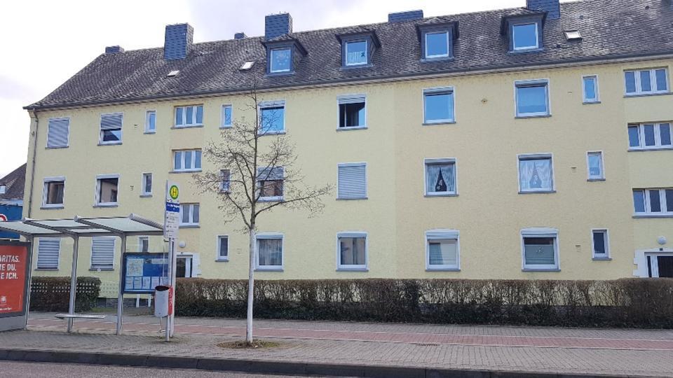 3 Zimmer Wohnung mit Küche WG geeignet