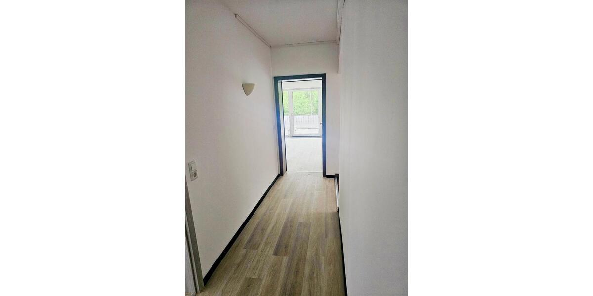Etagenwohnung Reichshof - 4 Zimmer, 144 m&sup2;, 1.300&euro; | Angebot:26365967