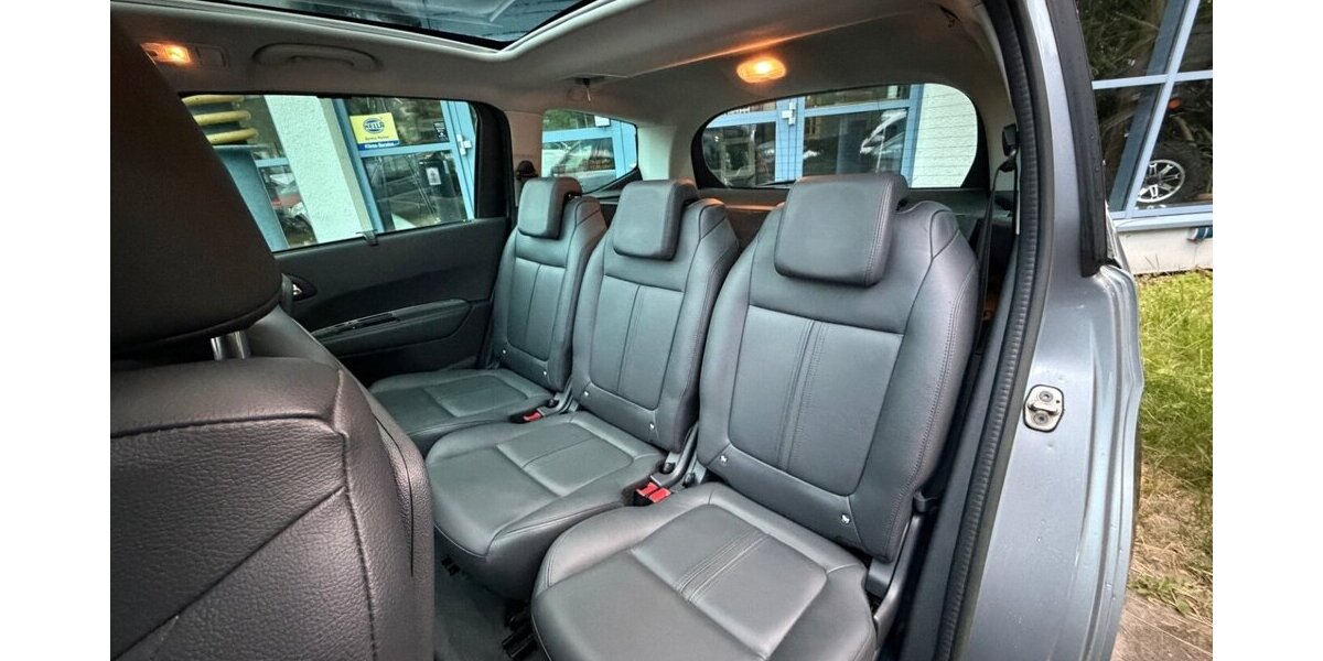 Peugeot 5008 SITZHEIZUNG LEDER AHK 117.000 km 6.499 &euro; Rudolstadt 07407