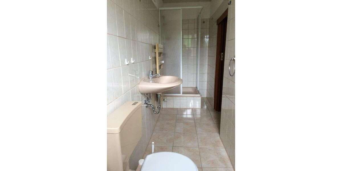 Hier können 1-2 Familien wohnen, 6,5-Zimmer, in sehr ruhiger Lage von Krölpa - Maisonettenwohnung Krölpa b. Pößneck | Angebot:27273446
