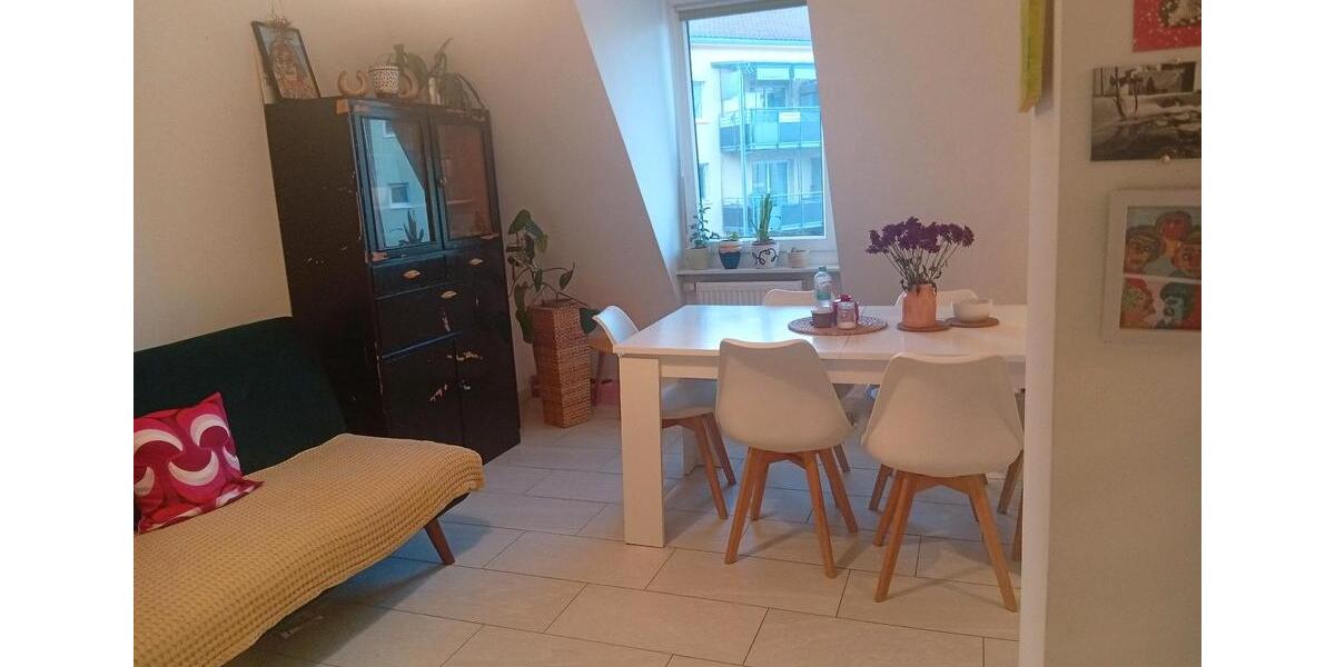 Dachgeschoßwohnung Fürth Südstadt - 3 Zimmer, 65 m&sup2;, 610&euro; | Angebot:25368765