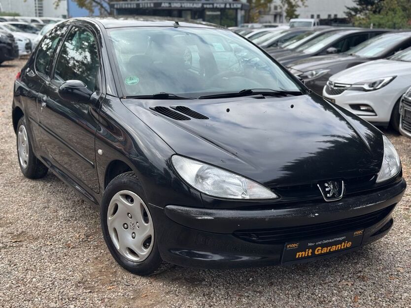 Peugeot 206 132.000 km 1.490 € Berlin 13127