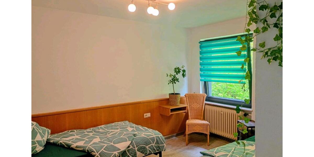Wohnen auf Zeit Frankfurt am Main Bockenheim - 7 Zimmer, 200 m&sup2;, 17&euro; | Angebot:26671343