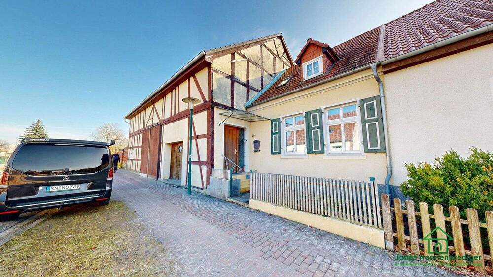 Reihenmittelhaus Lenzen - 4 Zimmer, 131 m&sup2;, 130.000&euro; | Angebot:25910302
