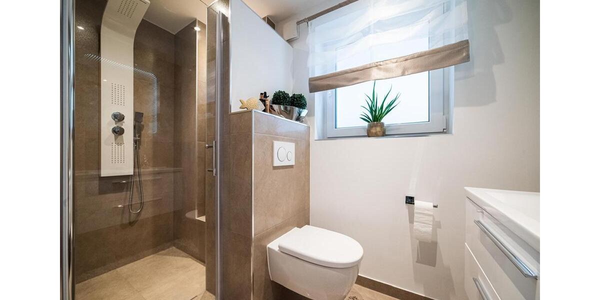 Einfamilienhaus Holzminden - 9 Zimmer, 230 m&sup2;, 2.700&euro; | Angebot:26253737
