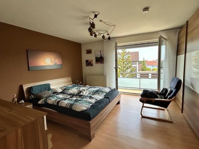 Stillvolle Helle Wohnung mit großen Balkon in Sindelfingen