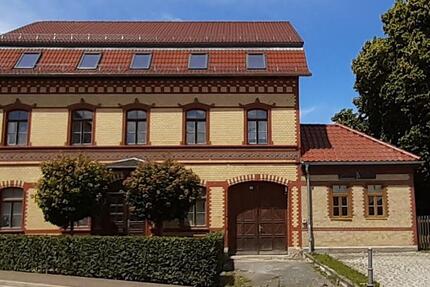 Mehrfamilienhaus mit Garten, Brunnen, Stellplätzen und Erweiterungsmöglichkeit 16 zimmer