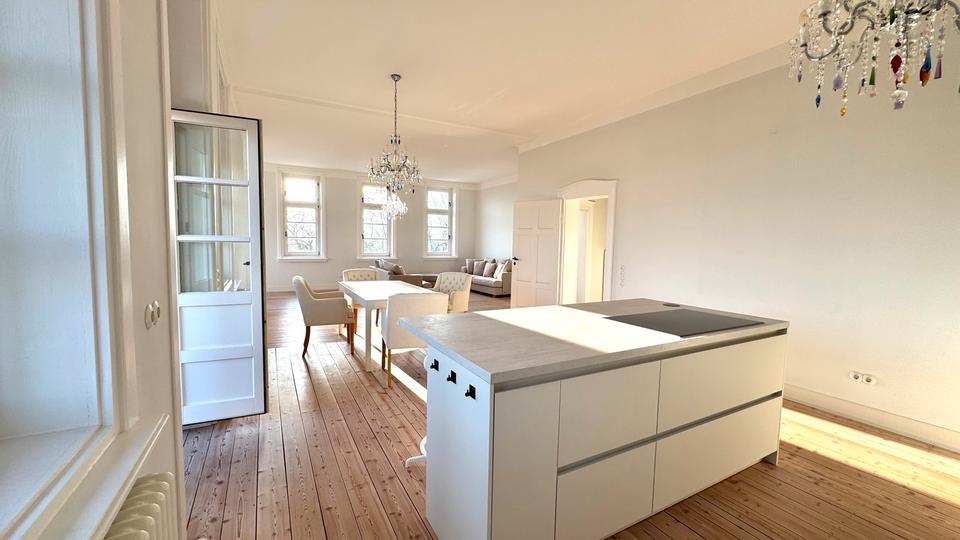 Etagenwohnung Gelnhausen - 4 Zimmer, 160 m&sup2;, 2.500&euro; | Angebot:25449490