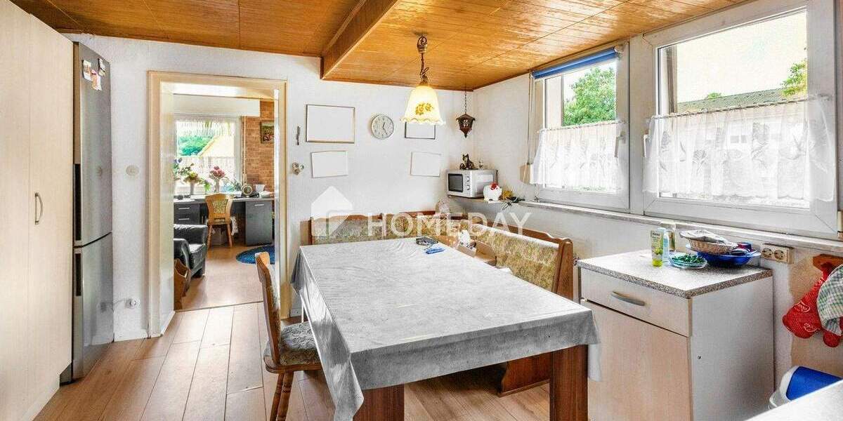 Charmante 3-Zimmer- Dachgeschosswohnung mit Entwicklungspotenzial 3 zimmer