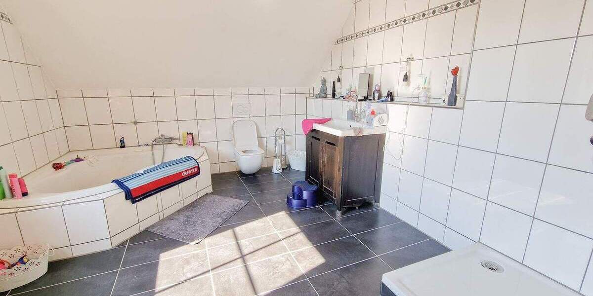 Einfamilienhaus Kümmersbruck - 6 Zimmer, 213 m&sup2;, 410.000&euro; | Angebot:25799045