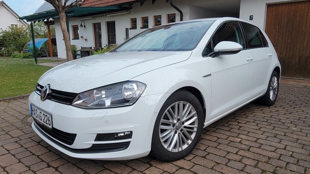 VW Golf 150.000 km 8.490 &euro; Sand 97522