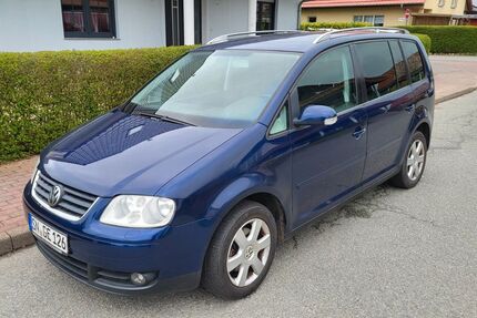 VW Touran 274.000 km 1.999 &euro; Leezen 19067