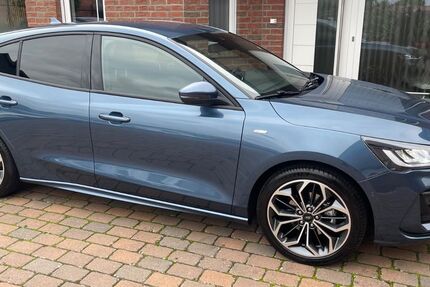 Ford Focus 4.800 km 24.995 € Vechelde 38159