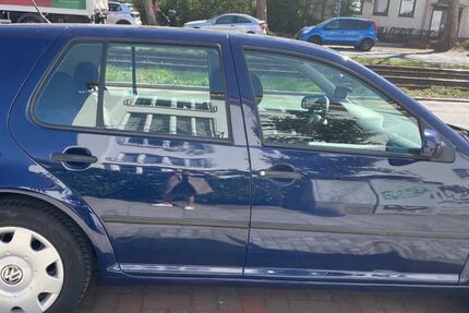 VW Golf 105.000 km 2.950 &euro; Bremen 28219