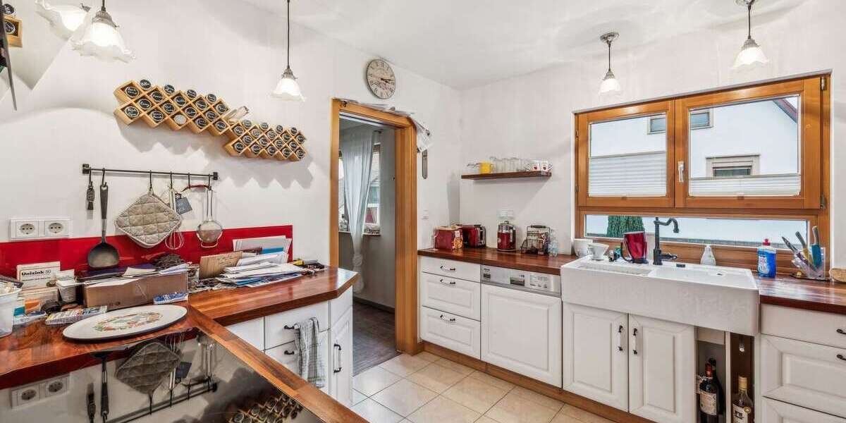 Einfamilienhaus Achern - 7 Zimmer, 215 m&sup2;, 499.000&euro; | Angebot:27108225
