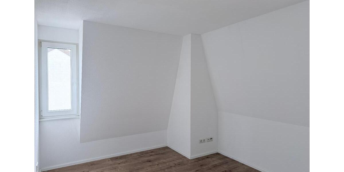 Dachgeschoßwohnung Villingen-Schwenningen Schwenningen - 2 Zimmer, 65 m&sup2;, 800&euro; | Angebot:26535213
