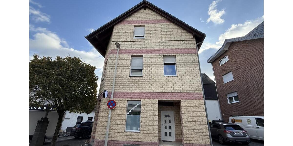 Saniertes 2-Etagen-Haus mit 125 m² Wohnfläche in zentraler Lage von Frechen 7 zimmer