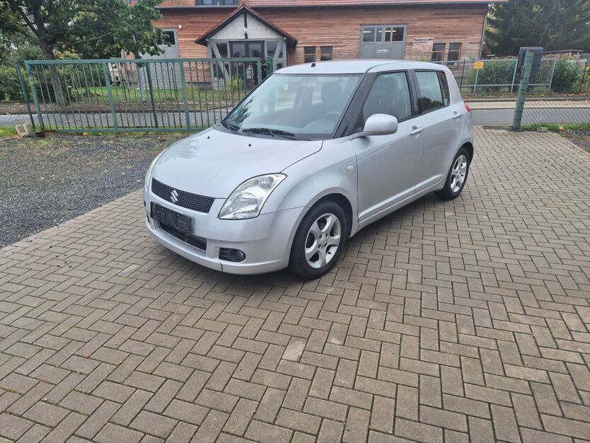 Suzuki Swift 245.000 km 1.199 € Weida 07570