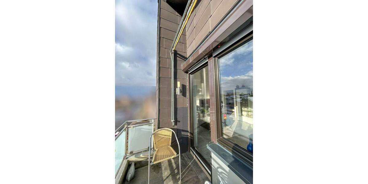 3-Zimmer-Dachgeschosswohnung im Loftstil mit Südbalkon und Stellplatz 3 zimmer