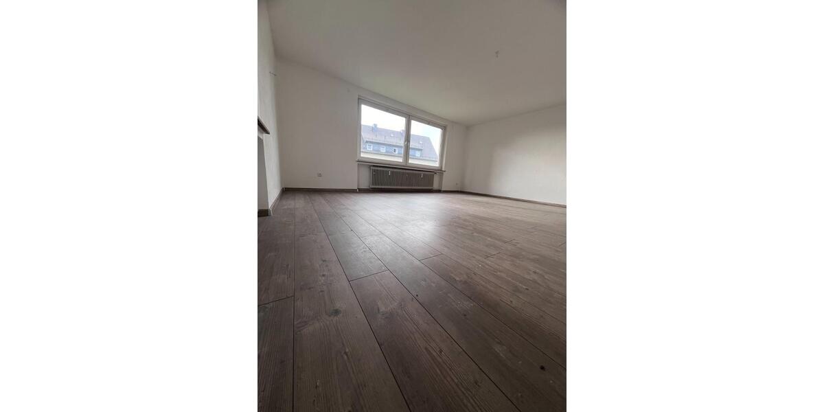Etagenwohnung Siegen - 5 Zimmer, 111 m&sup2;, 1.150&euro; | Angebot:26020529