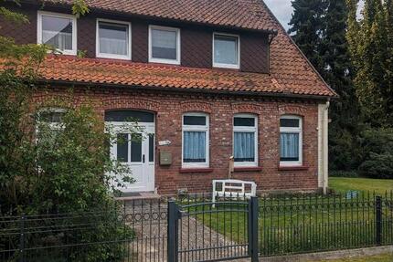 Haushälfte mit gr. Garten in Düshorn 6 zimmer