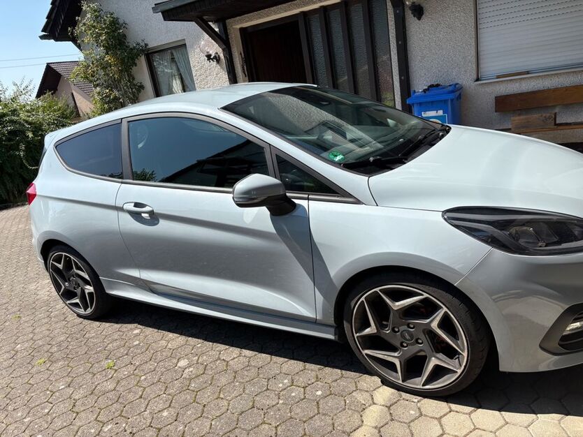 Ford Fiesta 137.000 km 10.700 € Alerheim 86733