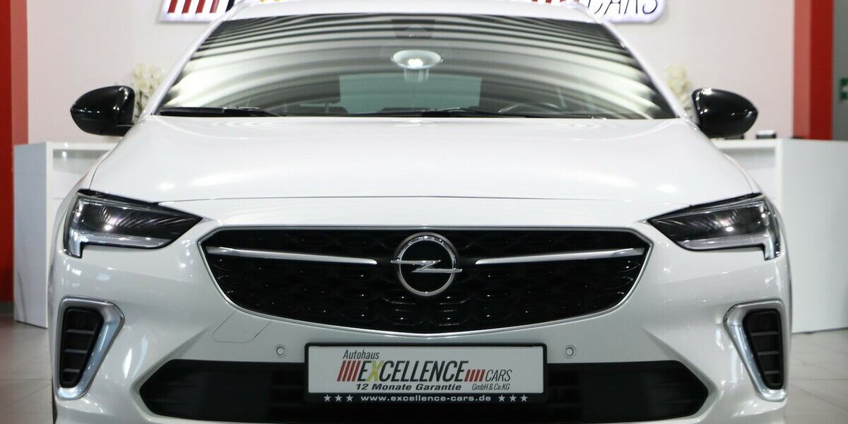 Opel Insignia 2.0 ST 4x4 OPC-LINE GSI WHITE / VC+HUD 140.000 km 18.555 &euro; Hamm 59077