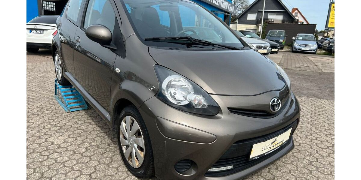 Toyota Aygo (X) 181.200 km 3.490 &euro; Bruchmühlbach-Miesau 66892