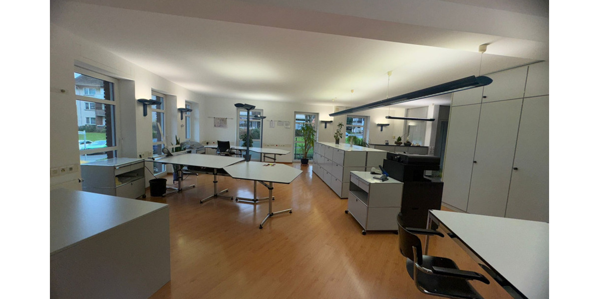 Gewerbeobjekt Schieder-Schwalenberg Schieder - 3 Zimmer, 120 m&sup2;, 960&euro; | Angebot:24594945