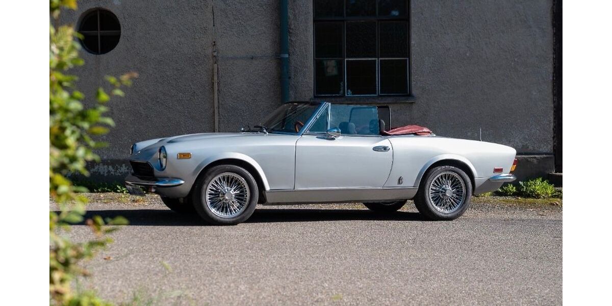Fiat 124 Spider 135.000 km 19.000 &euro; Mering 86415