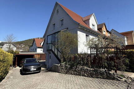 Charmantes und umfassend modernisiertes Ein-Zweifamilienhaus