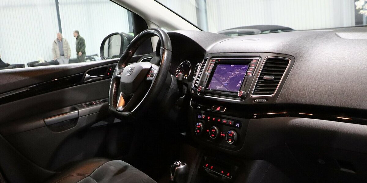 Seat Alhambra 2.0 TDI FR-LINE SPORT / 7-SITZER, XENON 149.000 km 19.777 &euro; Hamm 59077