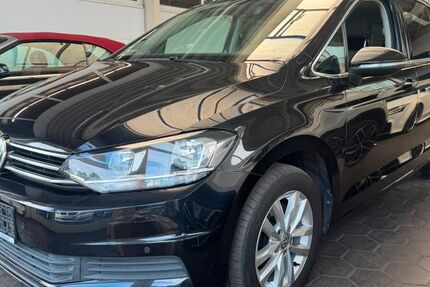 VW Touran 99.000 km 15.999 &euro; Münzenberg Gambach 35516