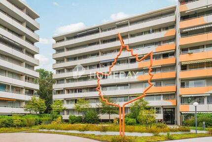 Geräumige 3-Zimmer-Wohnung im Hochparterre mit Loggia und Einbauküche