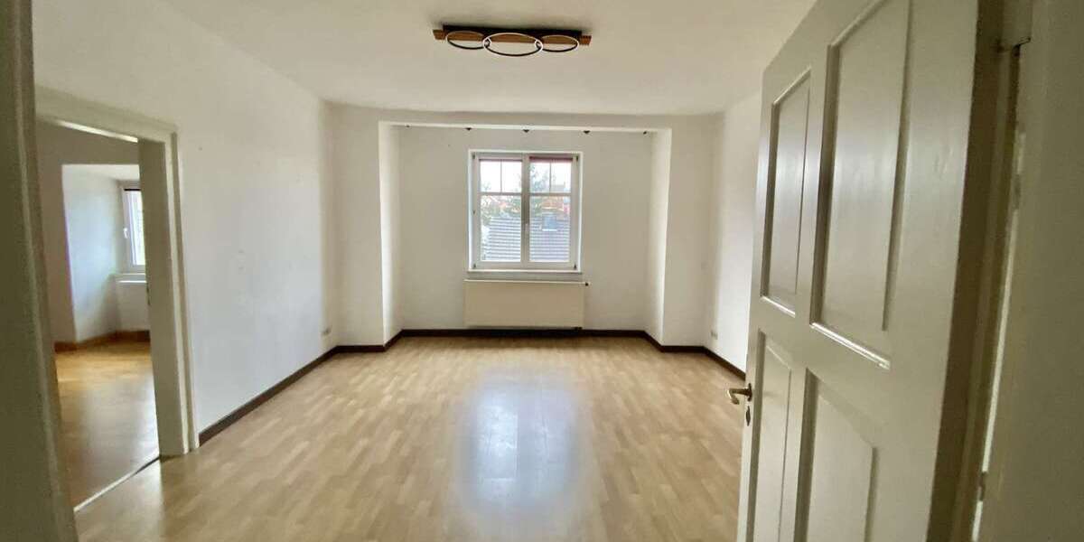 Etagenwohnung Sonneberg - 4 Zimmer, 115 m&sup2;, 710&euro; | Angebot:26854537
